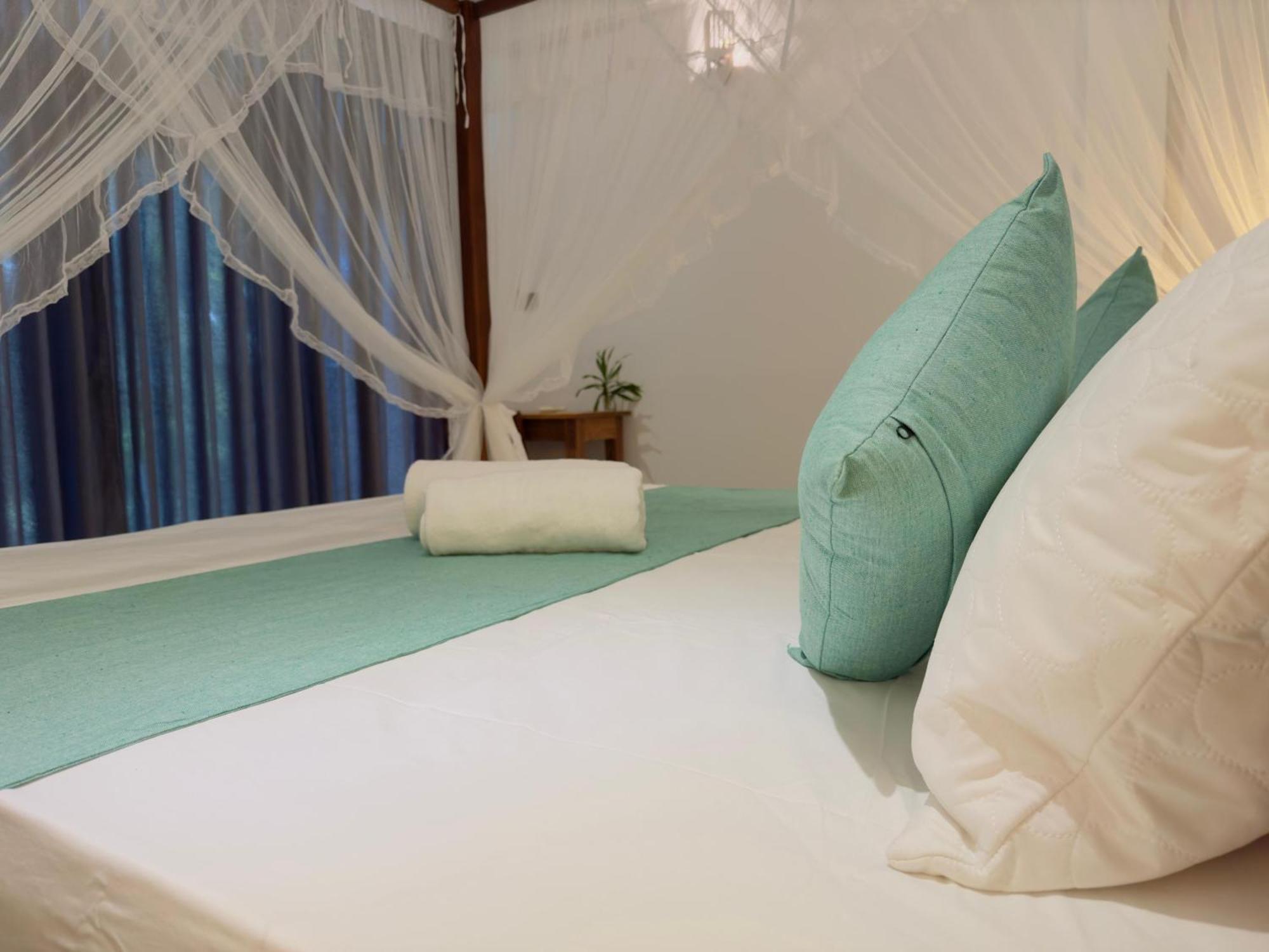 Hotel New Ocean Breeze Madiha Matara Exterior foto