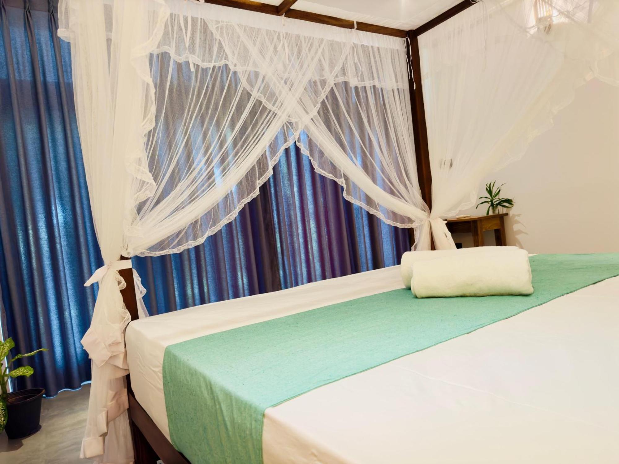 Hotel New Ocean Breeze Madiha Matara Exterior foto