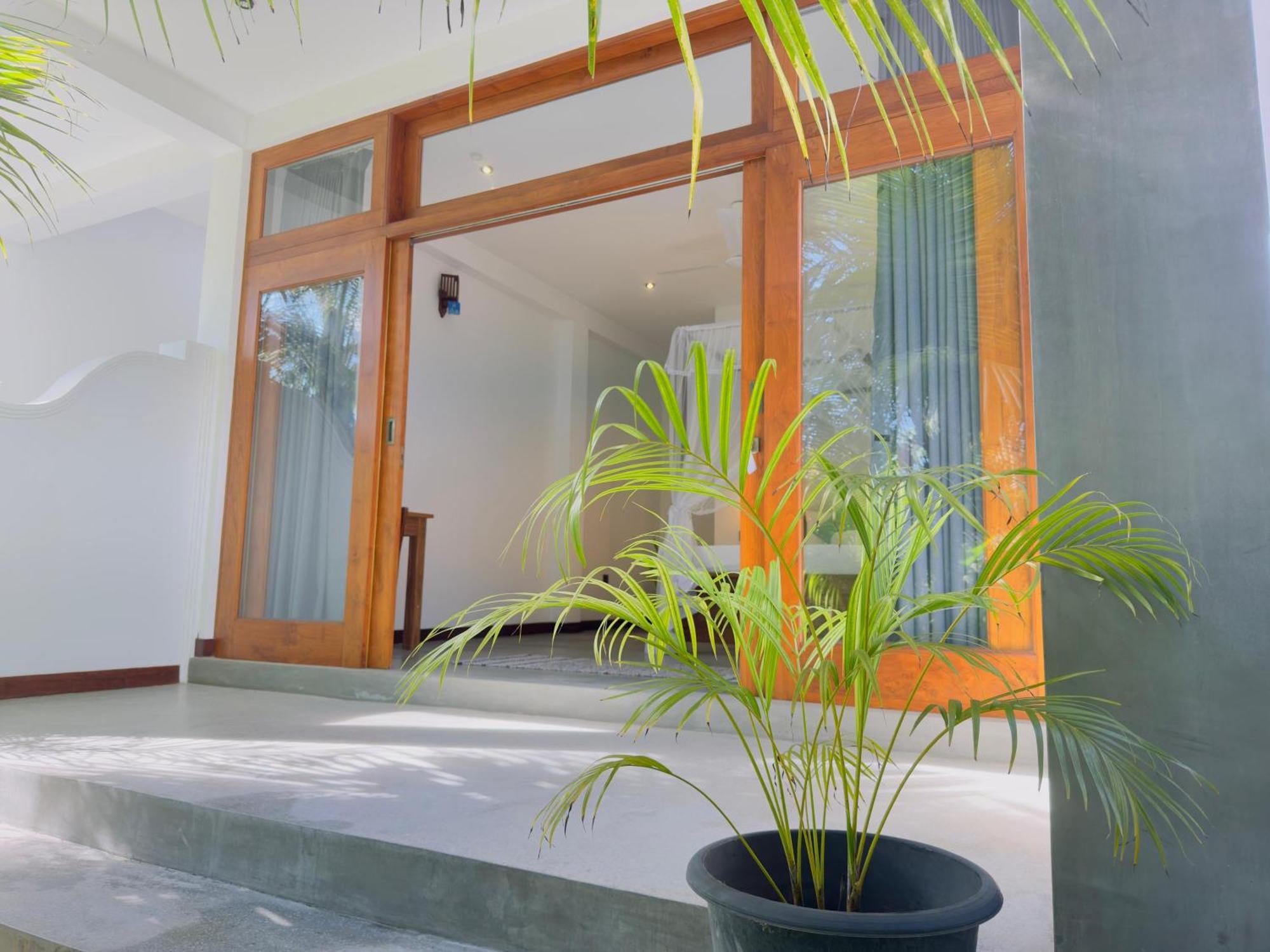 Hotel New Ocean Breeze Madiha Matara Exterior foto